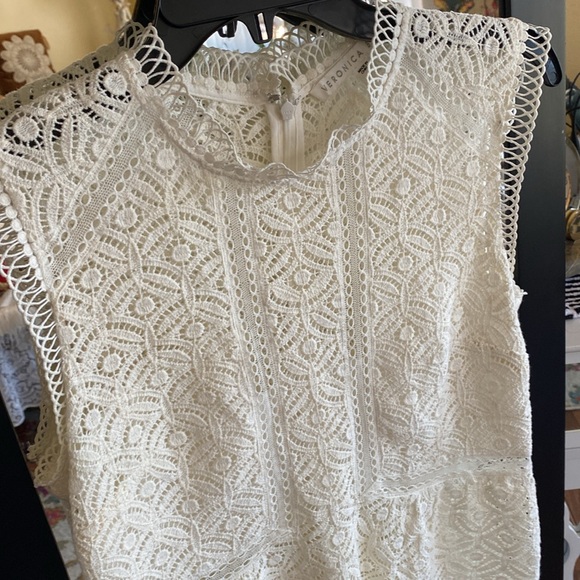 VERONICA BEARD Edie crocheted top - Picture 3 of 8